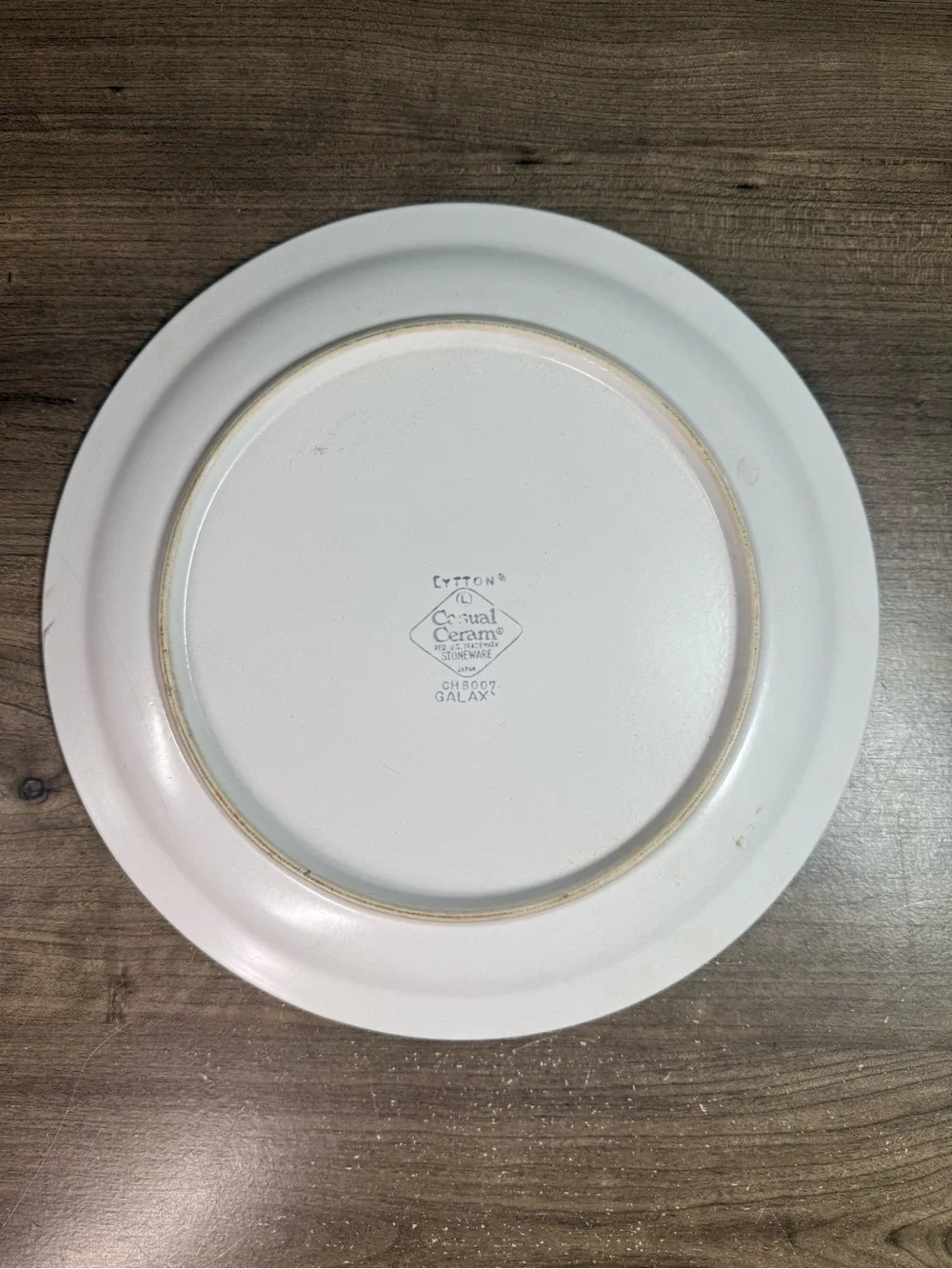 Retro Orange Accent Ceramic Dinner Plate with Olive Rim